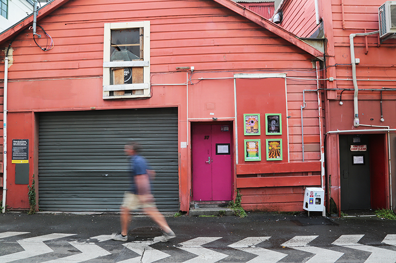 Street Scenes : Wellington : New Zealand : Richard Moore : Journalist : Photographer :
